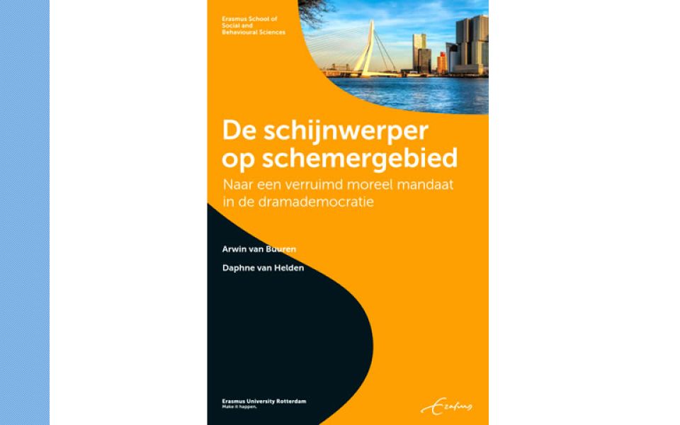 Omslag De schijnwerper op schemergebied