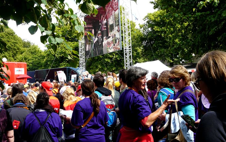 Landelijke manifestatie tegen bezuinigingen GGZ op 29 juni 2011, Malieveld, Den Haag